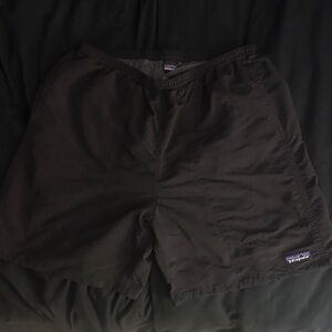 Patagonia Men's Black baggies size m 5’. Used twice